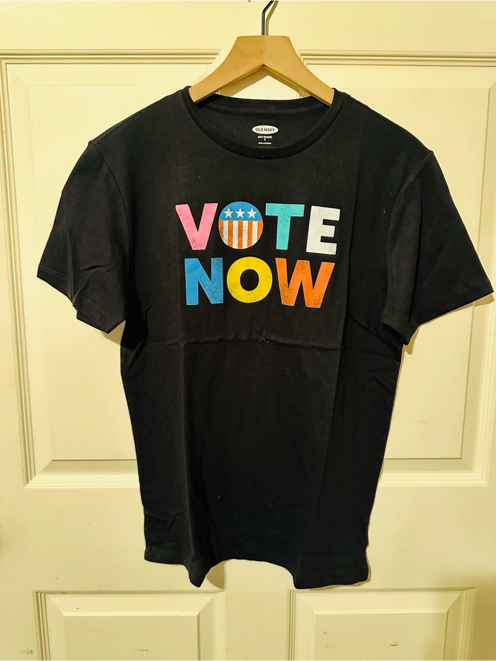 Old Navy | Tee | Old Navy Black Short-Sleeve "VOTE NOW" Graphic Tee